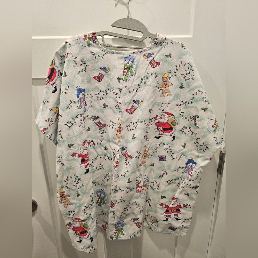 Scrub Basics Christmas Holiday Scrub Top Snowman Santa Lights Print Size XL - Picture 4 of 8